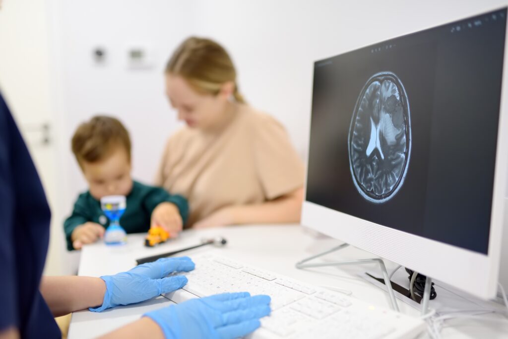 A new brain age prediction model for children under three enhances early detection of developmental issues. 